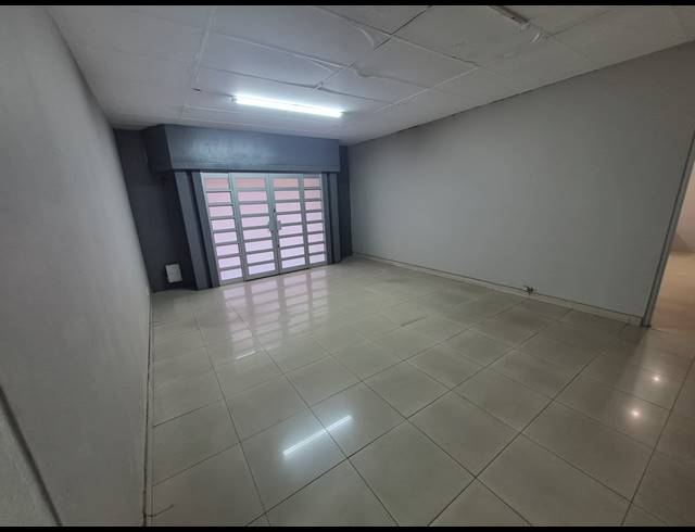 3,000M² WAREHOUSE TO LET IN BENROSE